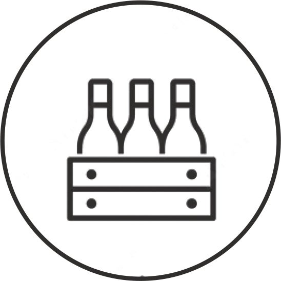 Imagen - Embalaje para botellas... y gusanosEn 1856 se patentó el papel ondulado y se utilizó como forro para sombreros de copa, pero no se empleó como material de embalaje hasta 1871. Primero, para transportar mercancía frágil, como botellas de vino y gusanos de seda. Robert Gair -un emigrante escocés en Nueva York- empezó a fabricar cajas en serie en 1890 y el uso se generalizó.