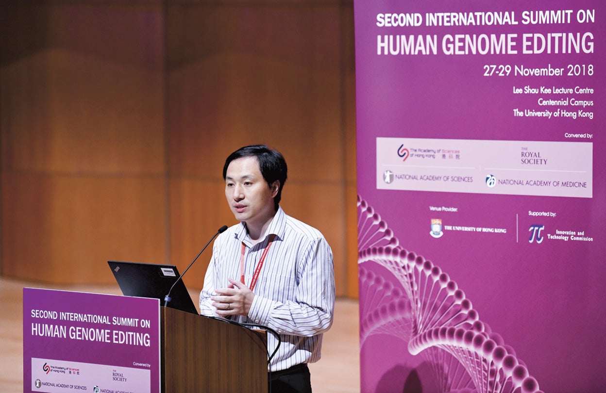 He presentó su trabajo en 2018 en un congreso sobre genoma. Poco después fue despedido y sus investigaciones, suspendidas. |