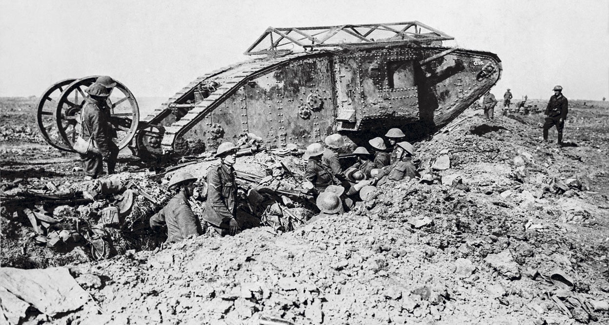 Los Mark I debutaron en la Primera Guerra Mundial, en la batalla del Somme: una carnicería con más de un millón de bajas. Todavía eran poco maniobrables.