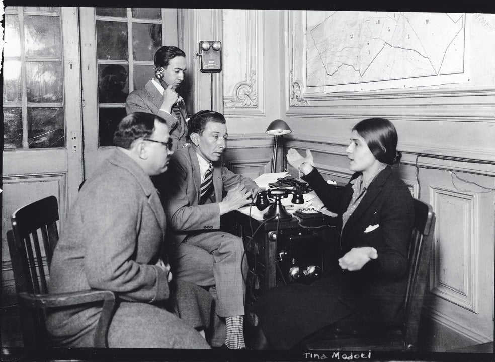 En 1929 la policía mexicana detuvo a Tina tras el asesinato de su pareja, un célebre exiliado cubano. Más tarde la acusaron de conspirar contra el presidente de México.