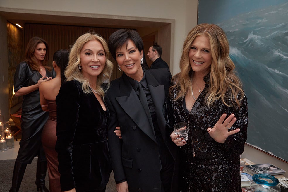 La empresaria Anastasia Soare con Kris Jenner, la matriarca de la familia Kardashian, y con Rita Wilson, la mujer de Tom Hanks.