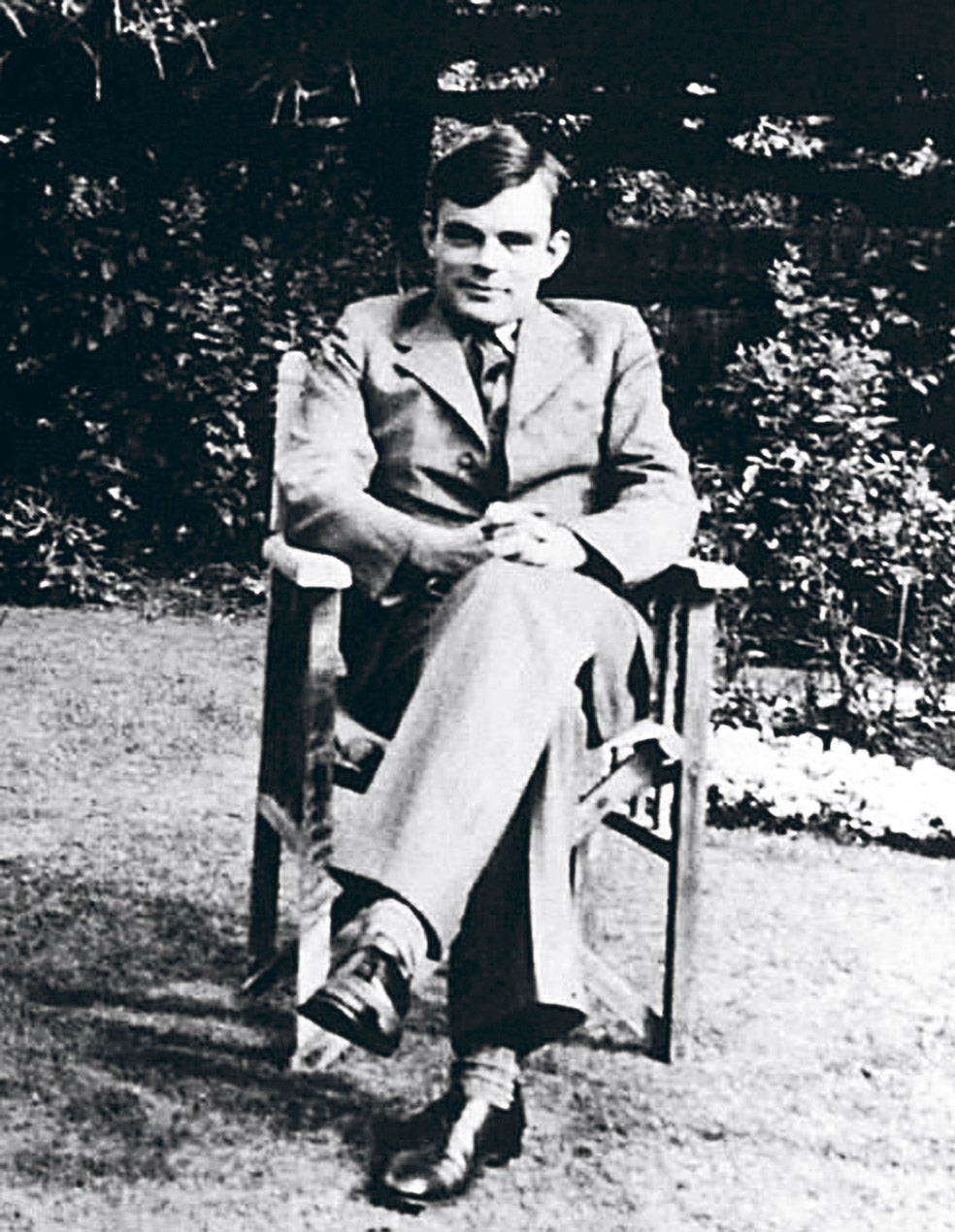 Se conservan muy pocas fotos de Alan Turing y no iluminan mucho su vida. Su aporte, sin embargo, fue crucial para que el mundo sea hoy como es. El galardón equivalente al Nobel de matemáticas lleva su nombre.