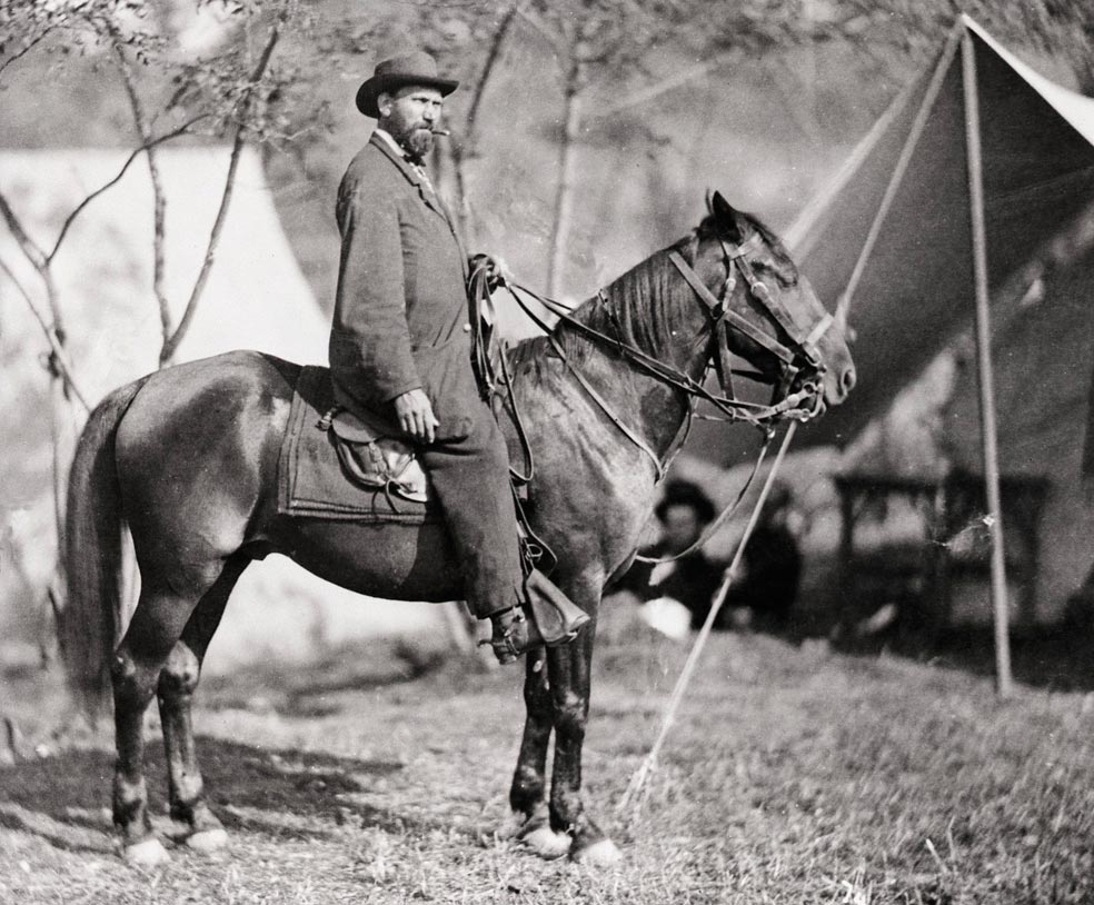 Allan Pinkerton, fundador de la mítica agencia de detectives Pinkerton, se tropezó, y al caer se mordió la lengua: se le gangrenó.