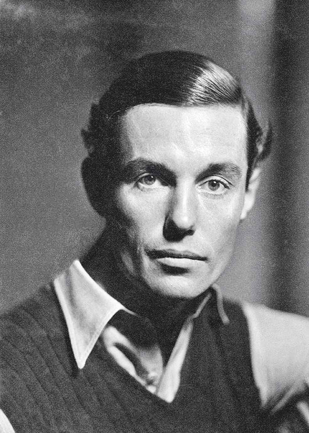 Peter Fleming fue el contacto de Silver en la inteligencia británica. Educado en Eton y en Oxford, el carisma de Fleming -periodista y aventurero- era tal que hasta los generales británicos se levantaban cuando entraba en una sala.