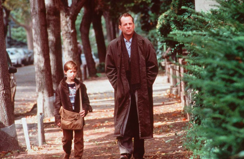 Sus finales sorprendentes despistan sobre lo que verdaderamente importa en el cine de M. Night Shyamalan: su manejo de los tiempos muertos y su preferencia por el terror sugerido.