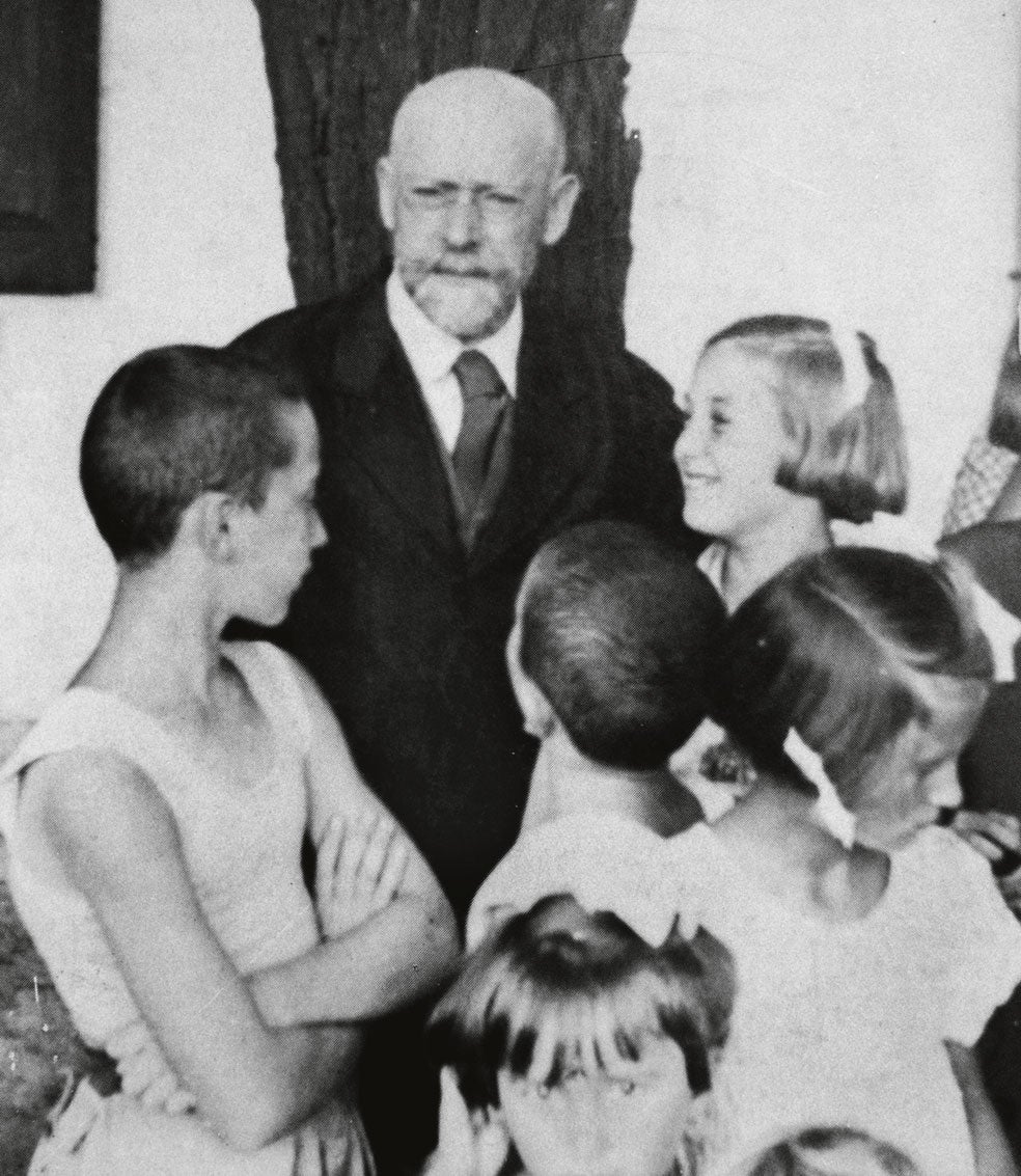 Korczak (1878-1942), renunció a su brillante carrera científica como pedagogo para cuidar a los niños del orfanato.