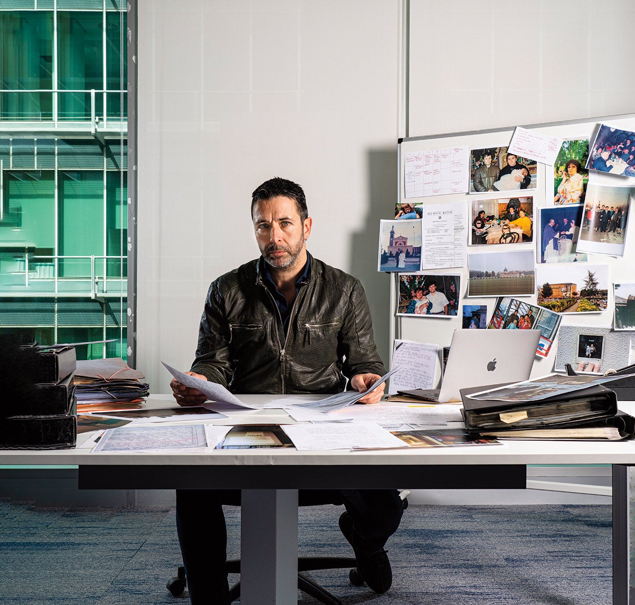 Durante tres años, el periodista italiano Pablo Trincia ha investigado los crímenes de 'los diablos de la Baja Módena'. Dice que es el caso más tenebroso e inquietante de su carrera porque «esa pesadilla le puede ocurrir a cualquiera».