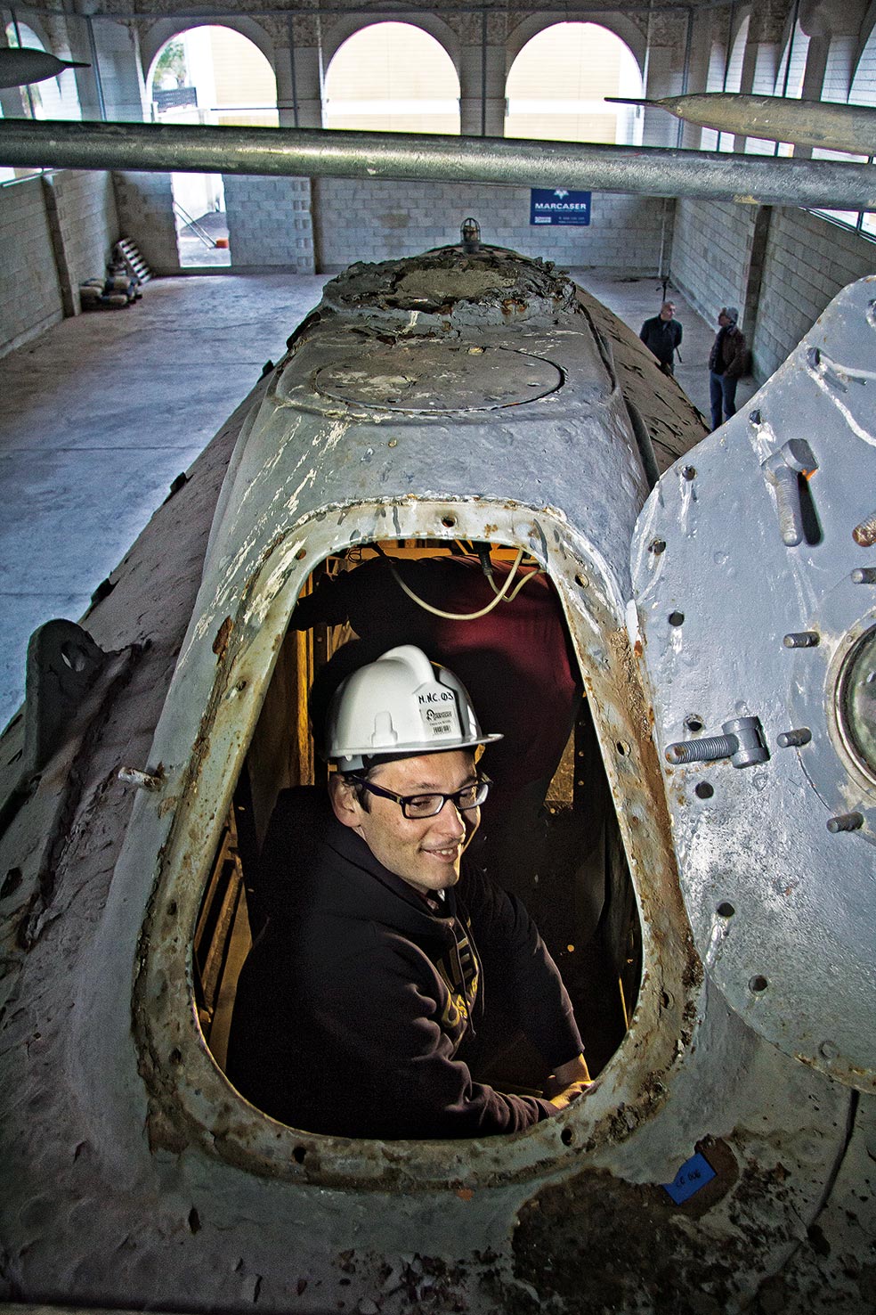 No quedó nada. Se le practicó una 'cesárea' al casco para sacarle los motores eléctricos y los aparatos que no cabían por la escotilla.