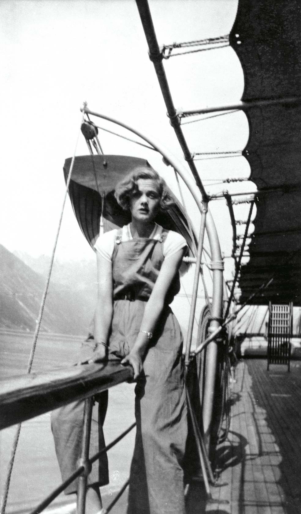 Daphne du Maurier y sus hermanas conocieron a celebridades, viajaron, navegaron... Sus padres eran ricos y famosos.