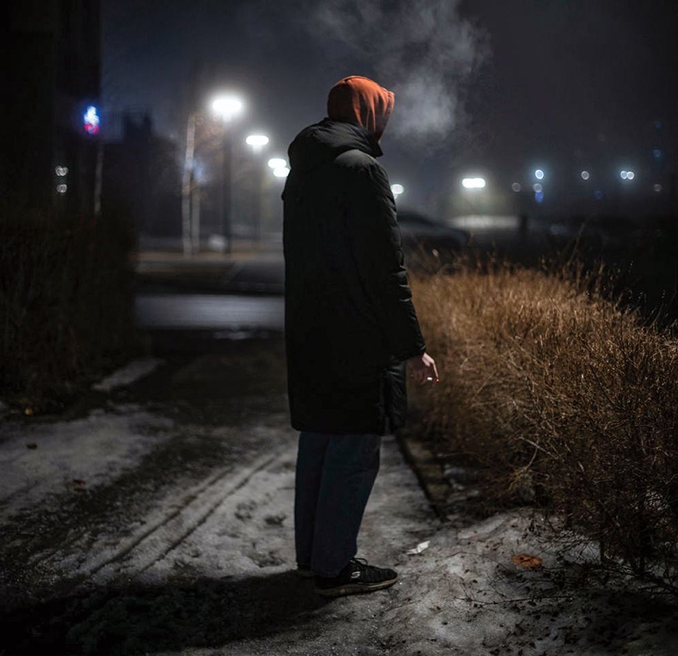«La guerra no es un videojuego». Operador (nombre ficticio) tiene 27 años. Tras estar seis meses en el frente, aprovechó un permiso para desertar. «Me llamó mi comandante y le dije que tenía resaca y que volvería en dos días. Alertó a la guardia de fronteras, pero yo ya estaba en Kazajistán».