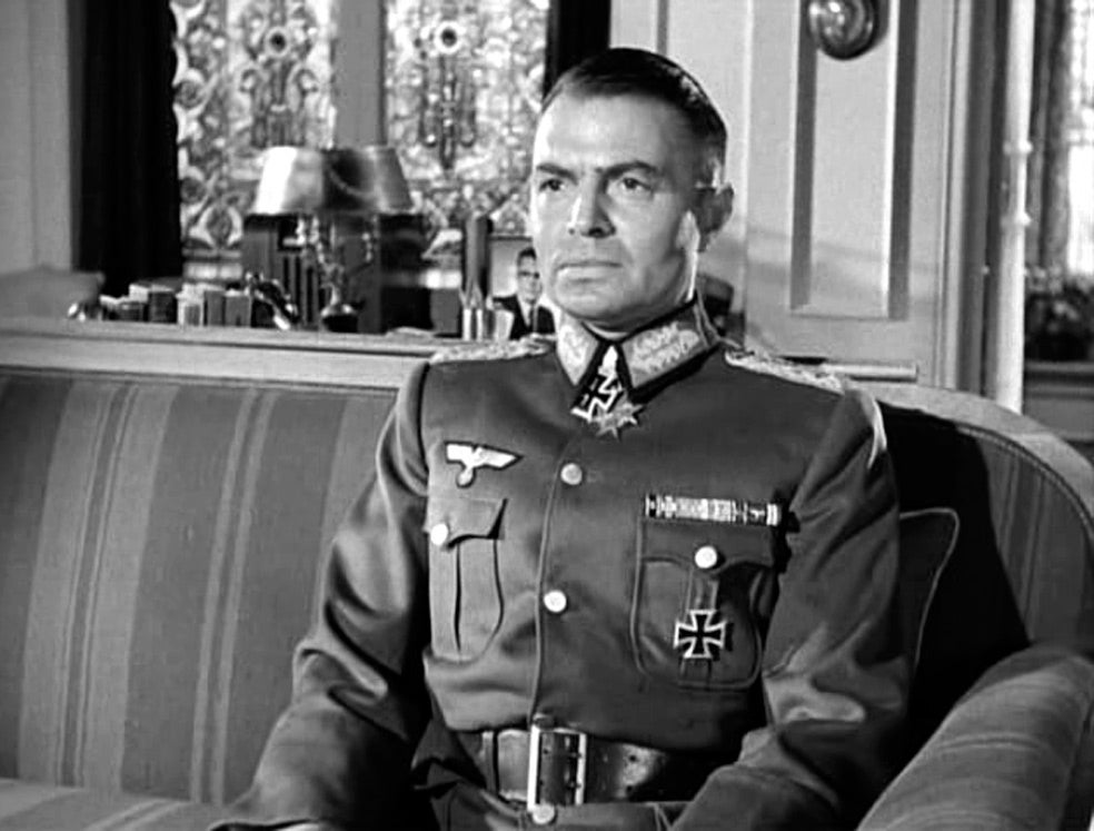 James Mason interpretó a Rommel en el cine en 1951 y contribuyó a convertir en un icono al general alemán. Su magistral interpretación y el éxito de la película dignificaron al personaje.