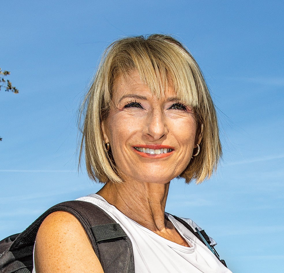 Imagen - Derribando mitos (III): Lo primero son los tembloresAunque los síntomas más conocidos son los temblores, la lentitud en los movimientos o la rigidez muscular, muchos pacientes empiezan por presentar otros: depresión, ansiedad, trastornos del sueño, pérdida del olfato o estreñimiento. También se dan casos de alucinaciones o delirios que llevan a desconfiar incluso de la familia