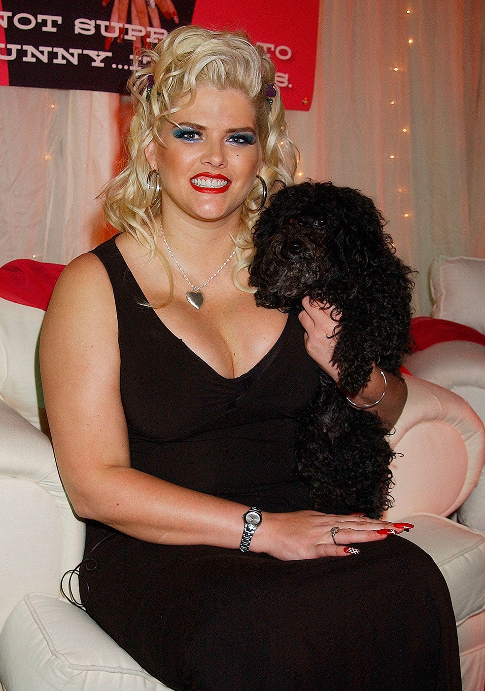 La modelo protagonizó en 2002 un reality, The Anna Nicole Show, que se convirtió en un tormento para ella. Su sobrepeso la convirtió en objeto de continuas burlas.