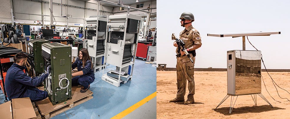 La empresa cordobesa Genaq exporta generadores atmosféricos a más de 60 países. El sistema es parecido al que produce la condensación en los aparatos de aire acondicionado, refrigerando hasta conseguir el punto de rocío. La eficiencia energética se mejora con placas fotovoltaicas. El agua se purifica con luz ultravioleta. Abastecen, entre otros, al Ejército de Estados Unidos, al igual que empresas como la holandesa SunGlacier (a la derecha) abastece a sus militares en el Sáhara.