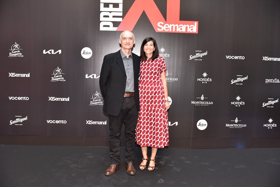 Josep Maria Esquirol y su editora, la directora de Acantilado y Quaderns Crema, Sandra Ollo.