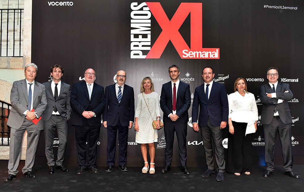 Alberto Aguirre de Cárcer, director de La Verdad, David Taberna, director de El Diario Vasco, Eduardo Peralta, director del Ideal, José Miguel Santamaría, director de El Correo, Teresa Cobo, directora de La Rioja, Fernando Belzunce, director editorial de Vocento, Manuel Castillo, director de Sur, Mar Domínguez, directora de Hoy e Iñigo Noriega, director de El Diario Montañés. Todos ellos miembros del jurado de los Premios XLSemanal.