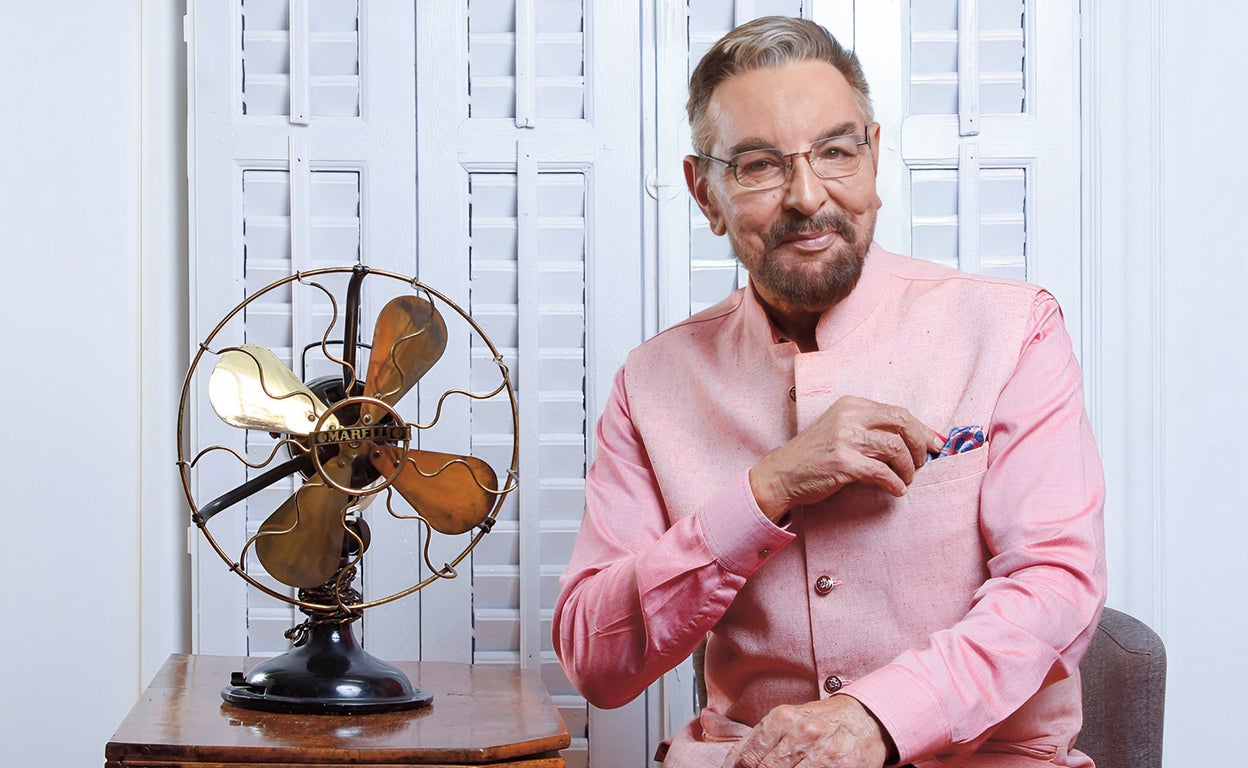 Kabir Bedi: «Me he casado cuatro veces porque creo en el amor. Soy monógamo sucesivo...»