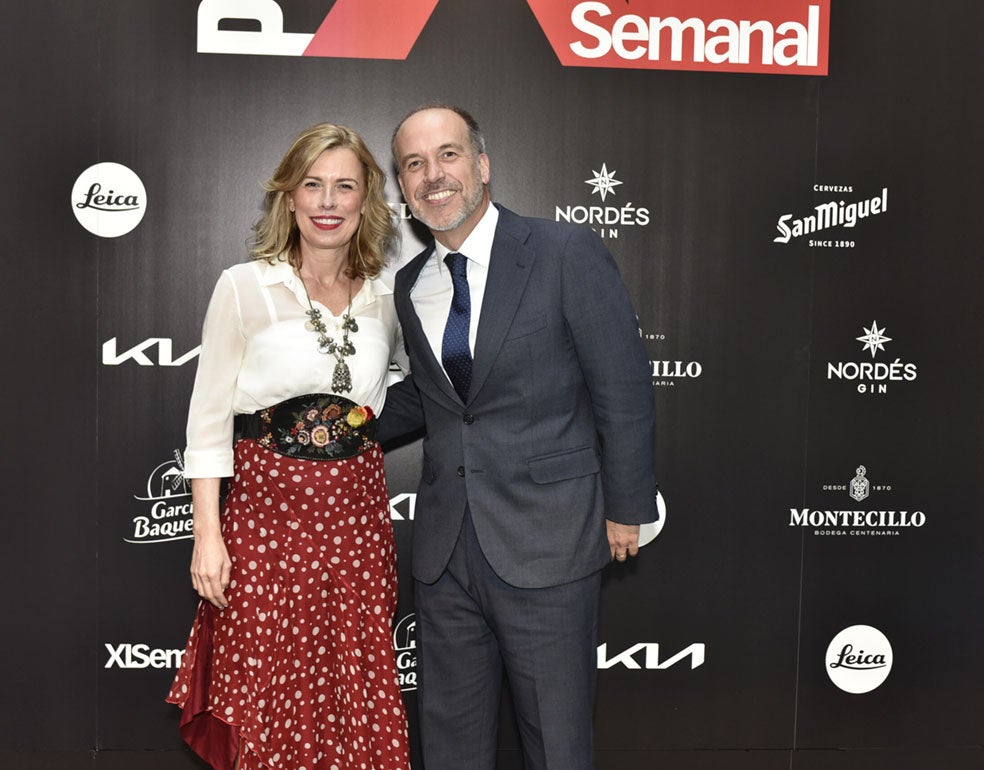 Mar Cohnen, directora del XLSemanal, junto con el fotoperiodista Álvaro Ybarra Zavala.