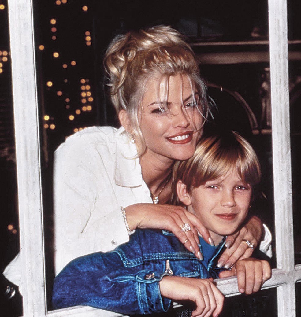 Anna Nicole con su hijo Daniel, que murió de sobredosis a los 20 años.