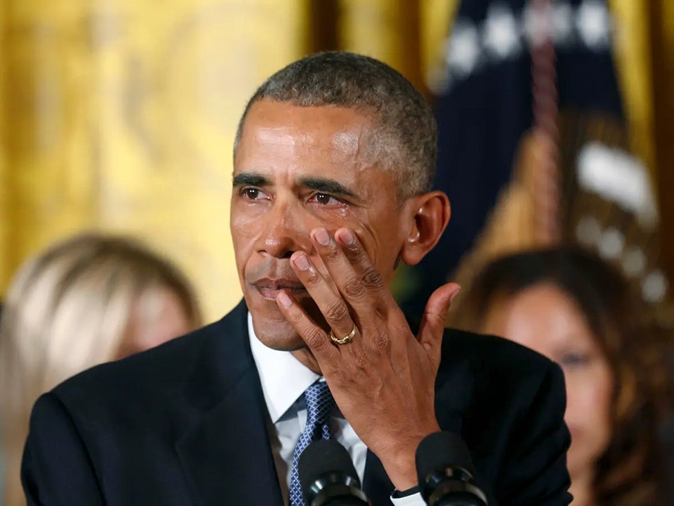 Las personas que lloran parecen morales y fiables. En general, a los poderosos solemos atribuirles poca empatía, así que las lágrimas pueden mejorar la imagen de un primer ministro, por ejemplo. Pero, por otro lado, a las personas que lloran les atribuimos debilidad. Nos transmiten una impresión de inestabilidad emocional, quizá incluso de incompetencia. En última instancia, nuestra reacción a las lágrimas depende de la imagen previa que tengamos de esa persona y del motivo por el que llora», explica el profesor Ad Vingerhoest.