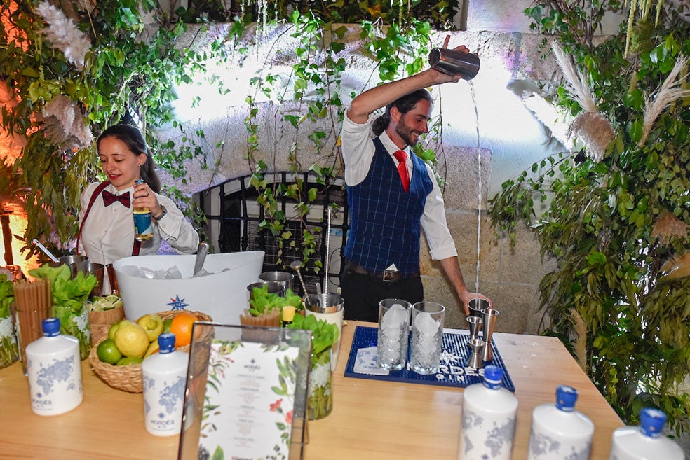 Durante la velada posterior a la ceremonia de premios, los maestros bartenders agasajaron a los invitados con cócteles creados para la ocasión.