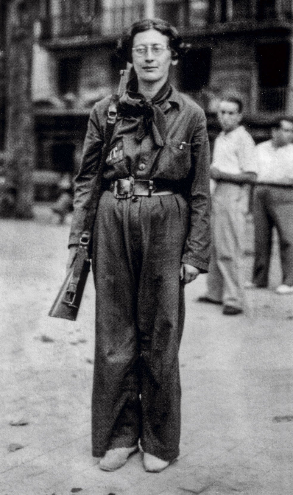 En 1936 se unió a la columna Durruti en la Guerra Civil española.