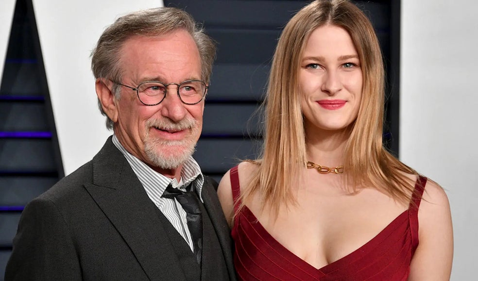El celebrado cineasta Steven Spielberg con su hija, también directora, Destry Allyn Spielberg.