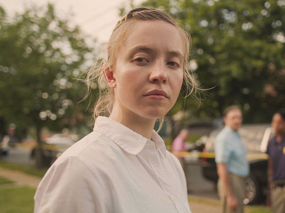 La actriz Sydney Sweeney, conocida por las series de éxito 'Euphoria' y 'The White Lotus', protagoniza esta película sobre la historia de Reality Winner y el caso de filtración de documentación confidencial acerca de las elecciones de Trump y su relación con el gobierno ruso a la prensa.