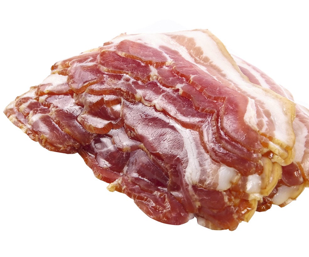 Imagen - DE BACONEs un helado al que se agrega tocino a la crema de huevo. El concepto surgió en una serie cómica británica en 1973, como broma, pero en 2000, el prestigioso chef británico Heston Blumenthal lo incorporó a su menú, con un aspecto similar al de un flan. Desde entonces, es un postre que se puede encontrar en diversos restaurantes.