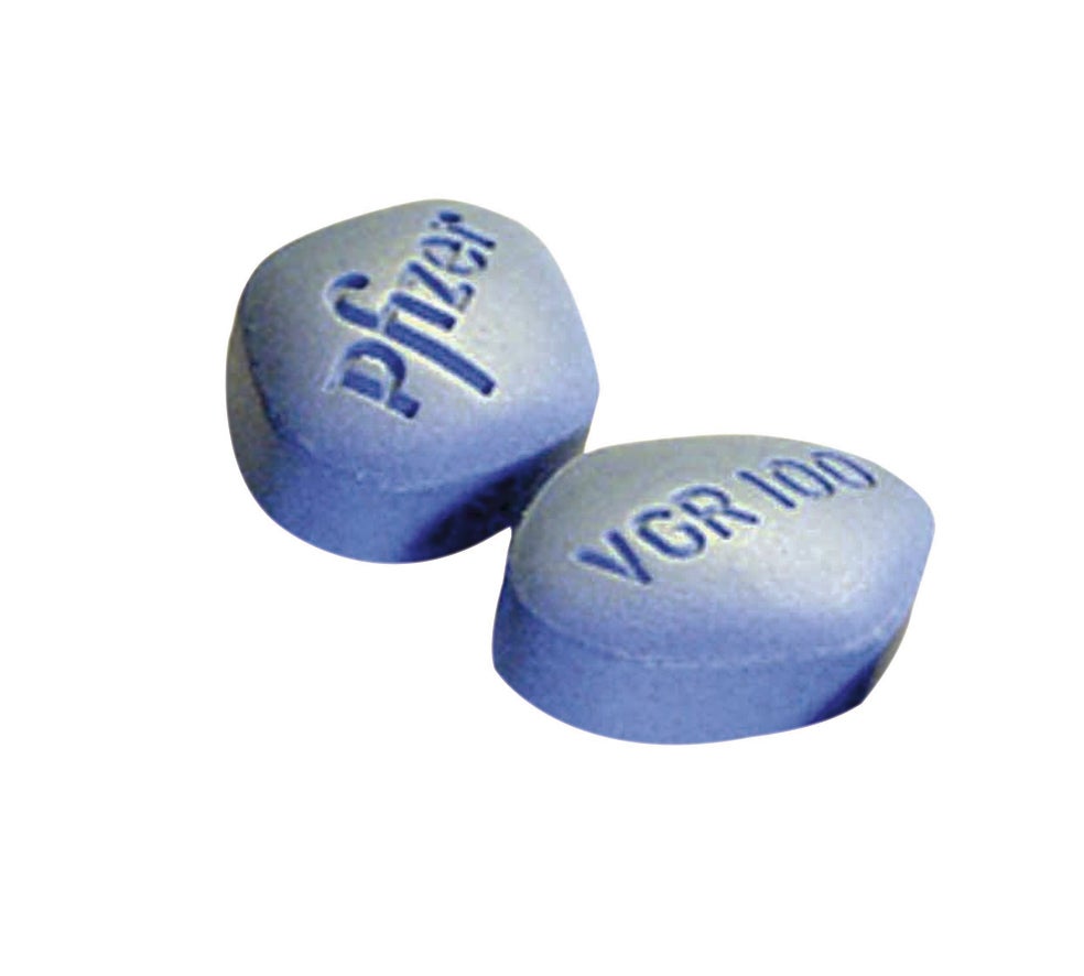 Imagen - DE VIAGRAEs verdad, la pastilla para la disfunción eréctil se vendió un tiempo desmenuzada sobre el helado, en Japón y en Hungría. Luego, una heladería italiana viralizó la imagen de su helado azul, que no tuvo reparo en comercializar con el nombre del fármaco, aunque el añadido al helado, además del colorante, eran solo unas hierbas presuntamente afrodisíacas.