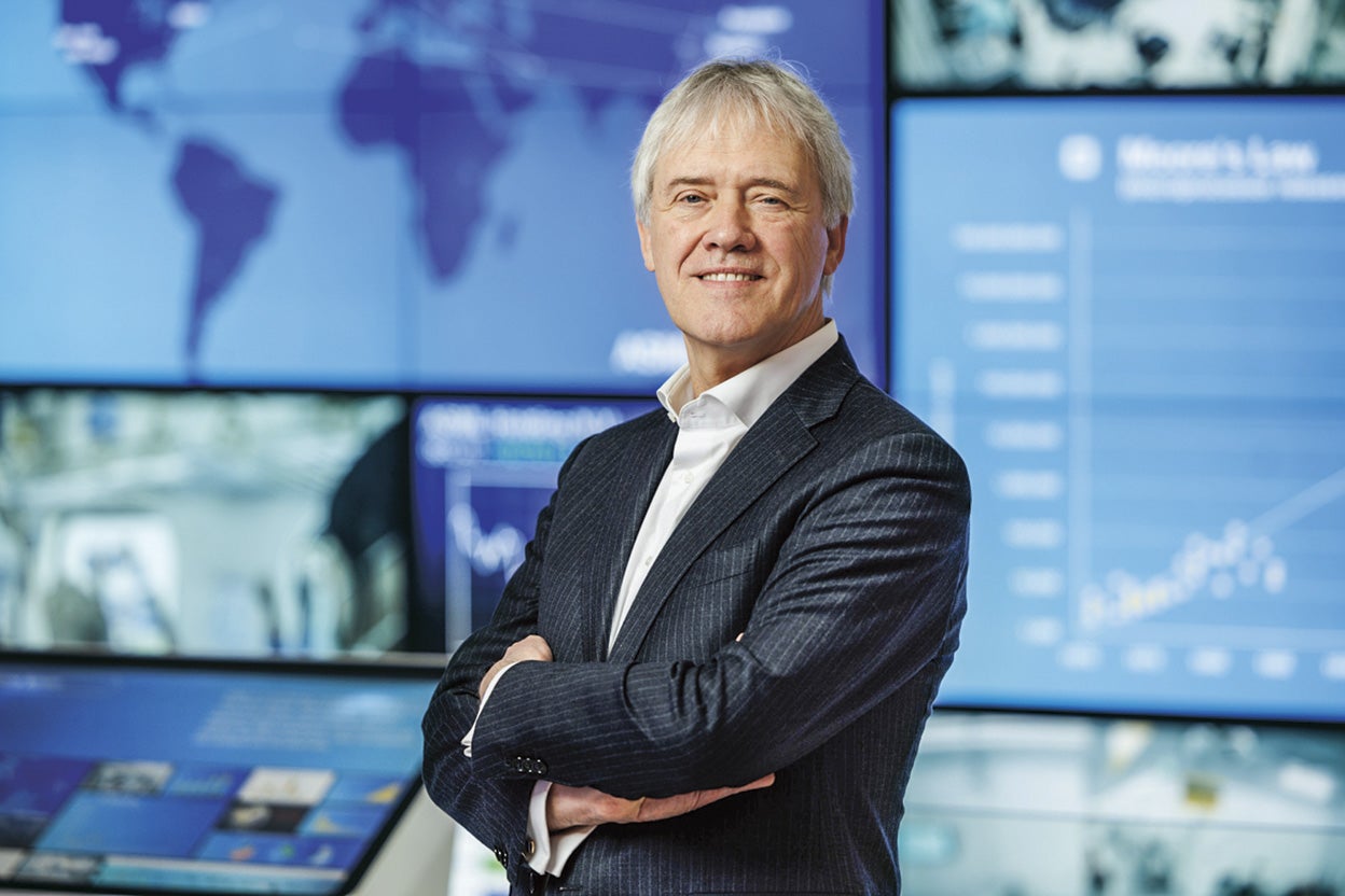 Esta empresa holandesa, liderada por Peter Wennink, se ha convertido en la tecnológica más valiosa de Europa. La empresa fue fundada en 1984 como una división de Philips.