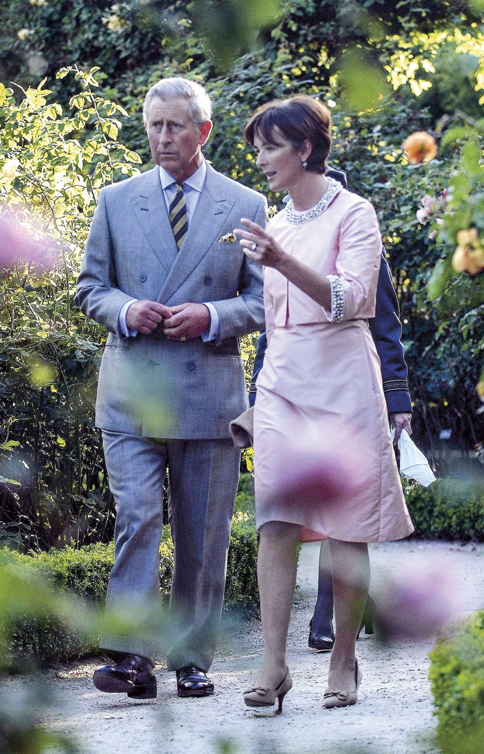 Carlos de Inglaterra inauguró los impresionantes jardines del castillo, la primera inmersión de la duquesa en este tipo de diseños naturales. Ahora ha añadido el parque infantil.