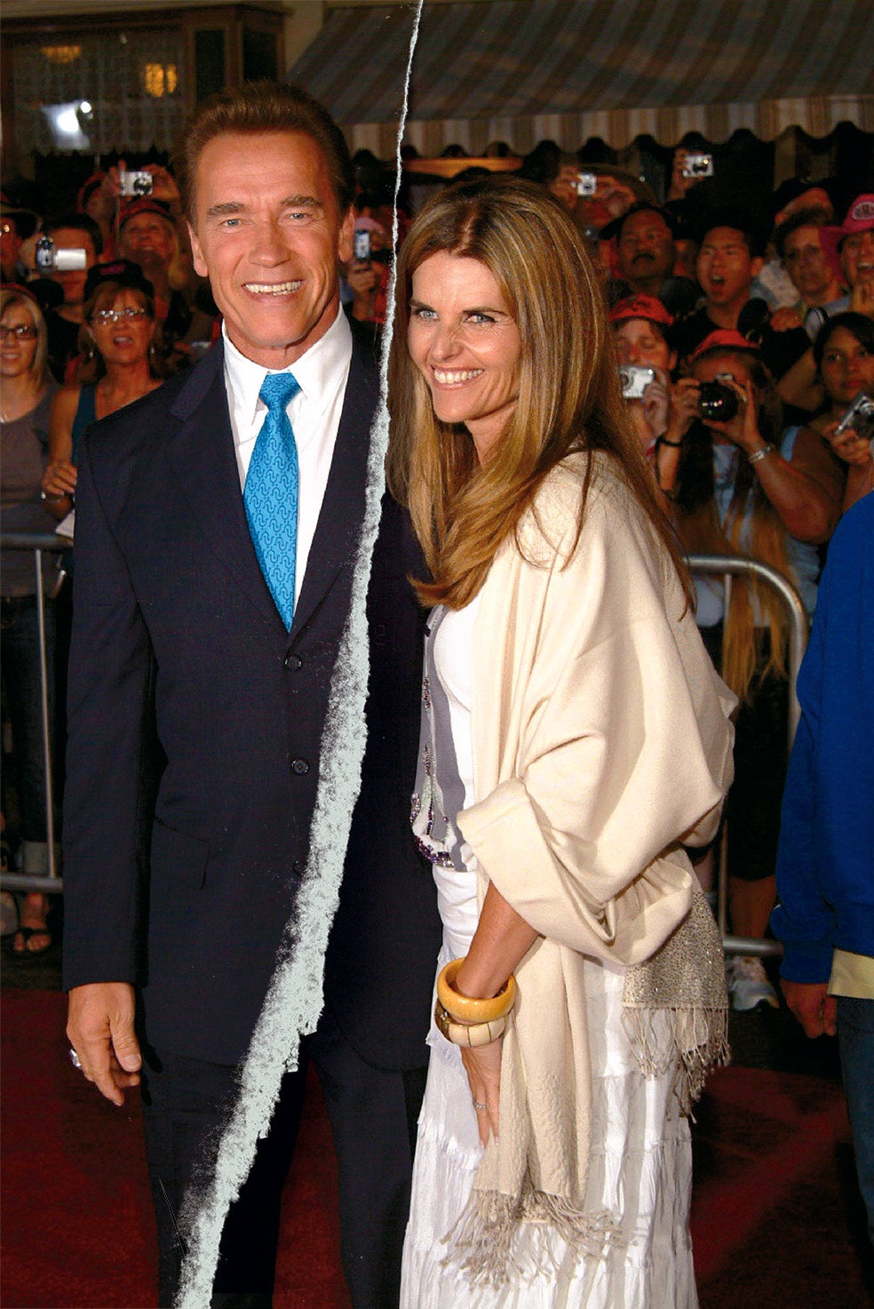 Tras 25 años y cuatro hijos se divorciaron en 2011. Él tenía un hijo con la asistenta. Laura Wasser defendió a Shriver para conseguir unos 300 millones de dolares, la mitad de la fortuna de Arnie.