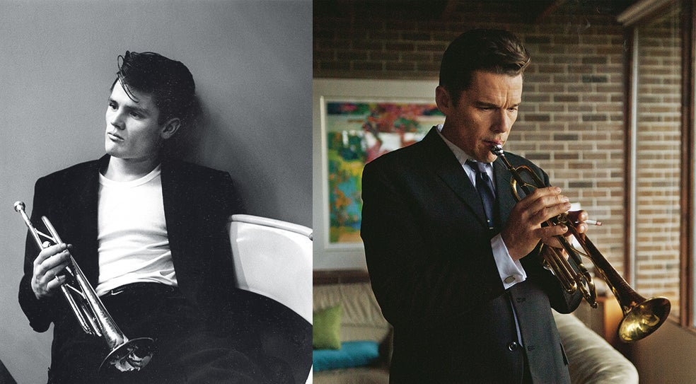 En Born to be blue, que se estrenó en 2015, Ethan Hawke se mete en la piel de Chet Baker. El actor recibió excelentes críticas. La película es, en realidad, una reinvención de la vida del músico. Curiosamente, arranca con el rodaje de un biopic sobre el trompetista e imagina qué hubiera sido de él si hubiese logrado superar sus adicciones después de su paso por la cárcel en Italia.