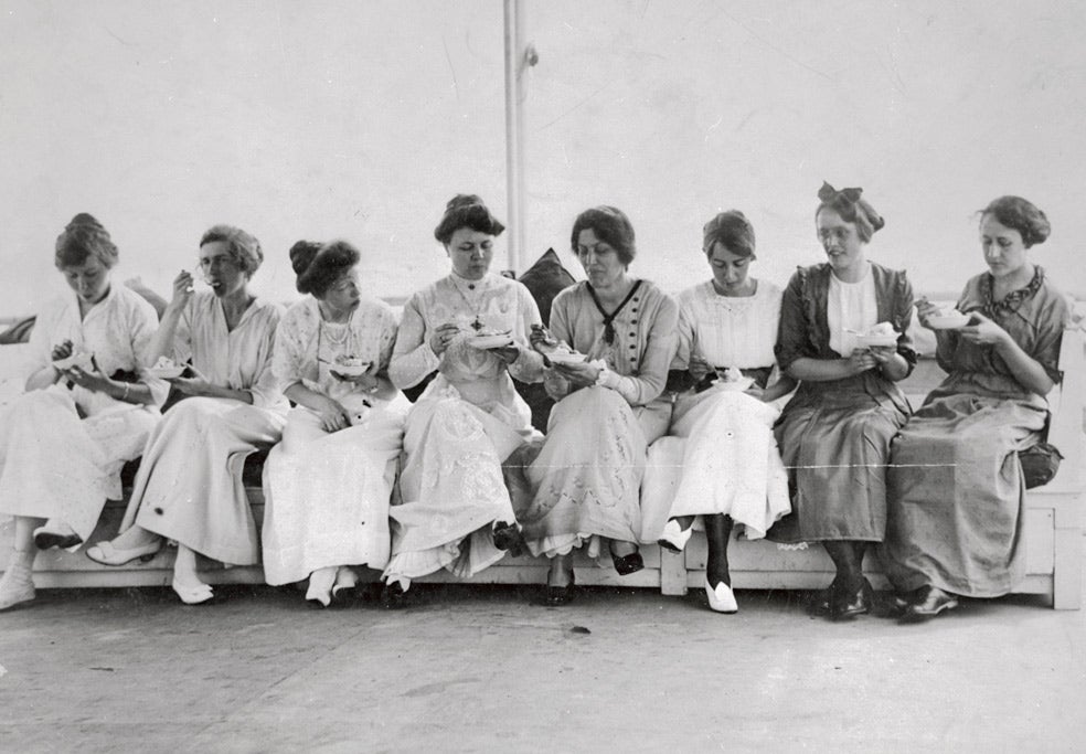 El helado empezó siendo un privilegio de las clases acomodadas. Mantener la cadena del frío resultaba costoso.