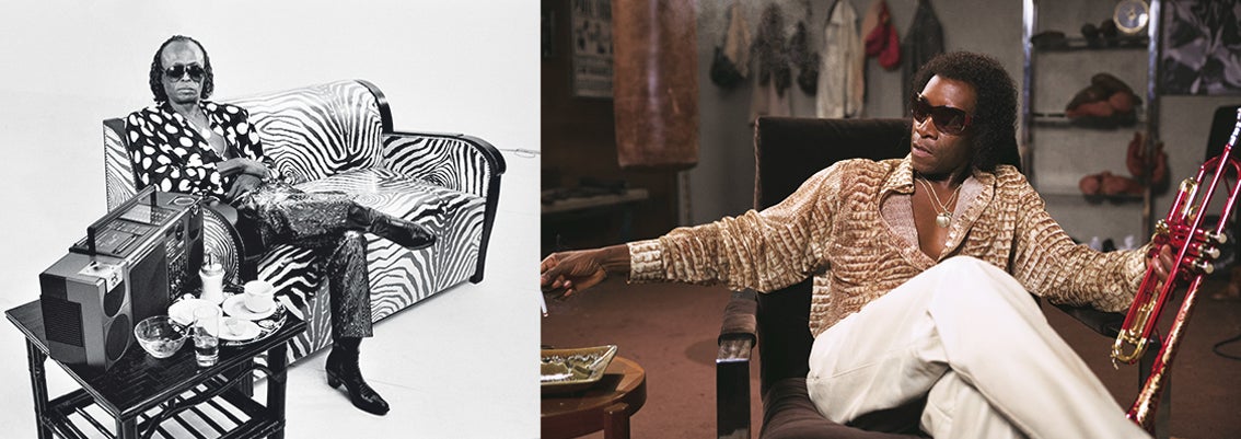 Miles ahead, película dirigida y protagonizada por Don Cheadle en 2015, fue casi un proyecto personal del actor que hizo suyo el proyecto. La película se apoya en la visita de un periodista de Rolling Stone, interpretado por Ewan McGregor, a Miles Davis durante el retiro creativo que el músico vivió en los años 70.