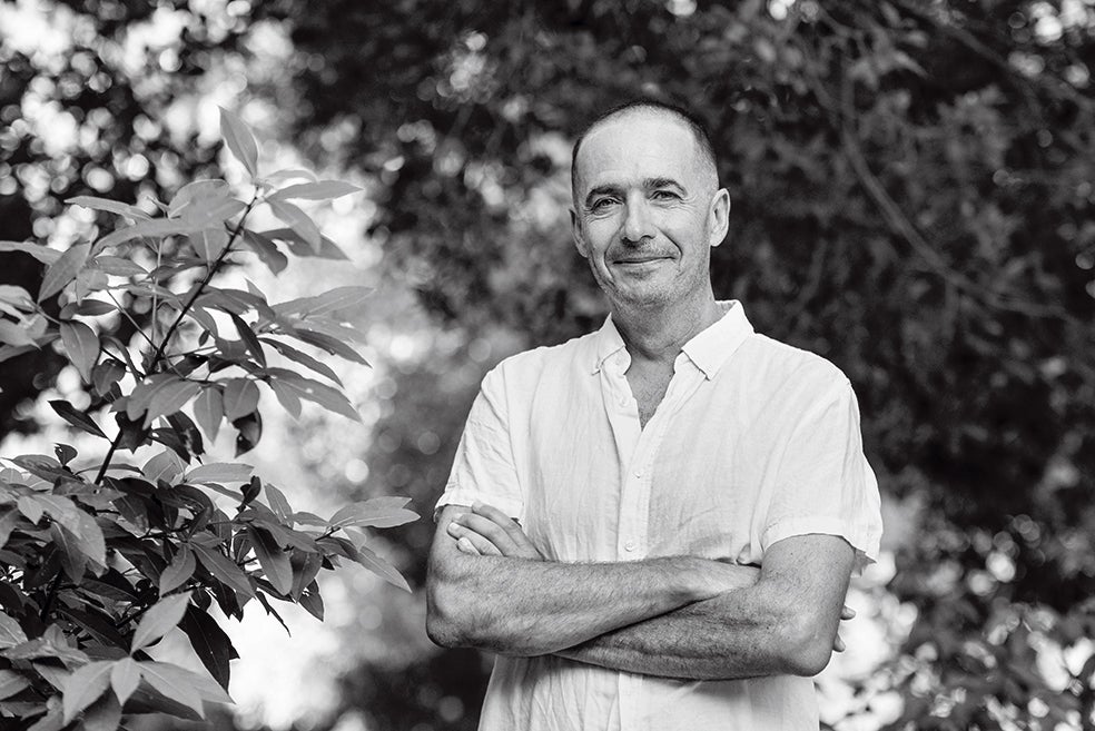 Paco Calvo trabaja en Murcia, pero publica sus artículos siempre en inglés. La gran repercusión mediática que ha tenido su libro Planta sapiens no le preocupa. No tiene móvil.