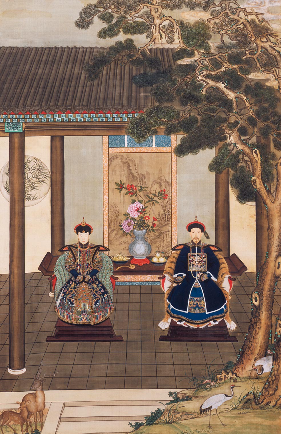 Las principales virtudes para Confucio eran la tolerancia, la bondad, la benevolencia, el amor al prójimo y el respeto a los mayores. Si el príncipe es virtuoso, los súbditos imitarán su ejemplo. Dejó su pensamiento escrito en las Analectas, una colección de conversaciones con sus discípulos.