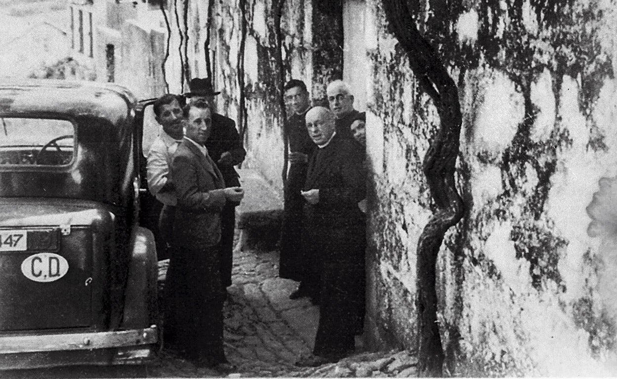 Los judíos que huyeron vestidos de seminaristas y el médico gallego que diseñó el plan