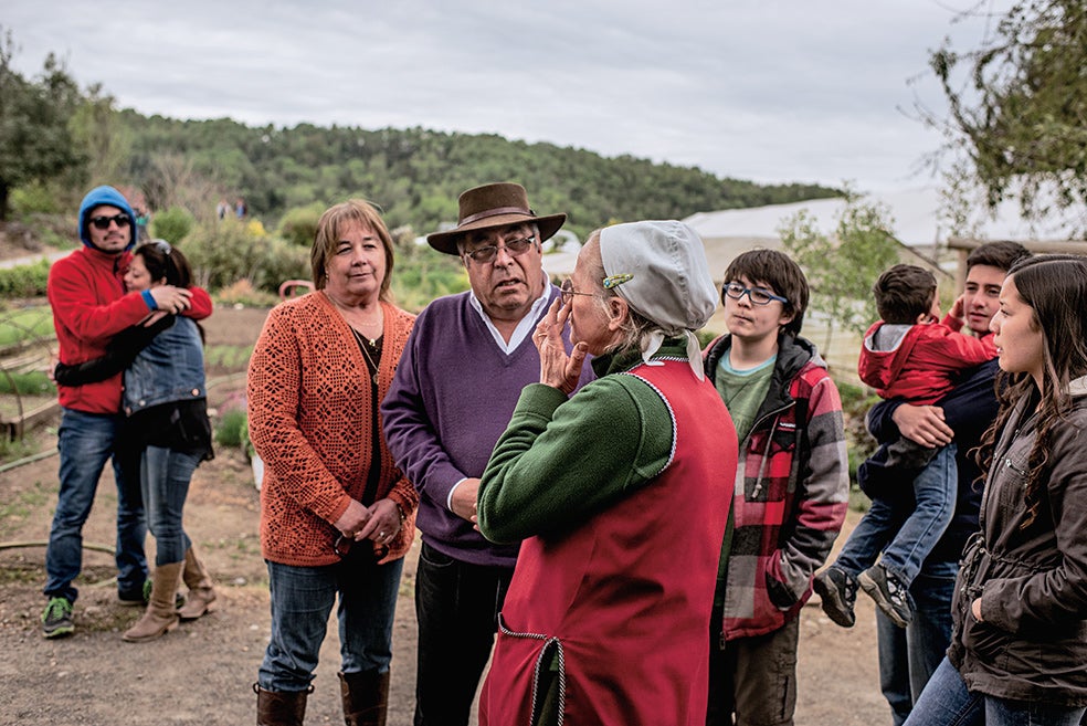 Los que se han quedado en la colonia se dedican a la agricultura, venden huevos y gestionan una panadería, pero no les da para mantenerse y las tierras están hipotecadas. De ahí que quieran atraer al turismo.