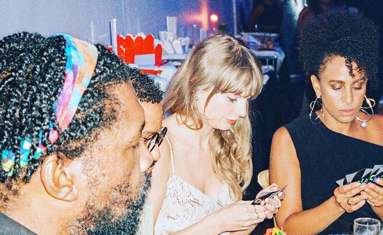 Las 'celebrities' se enganchan al 'Uno'