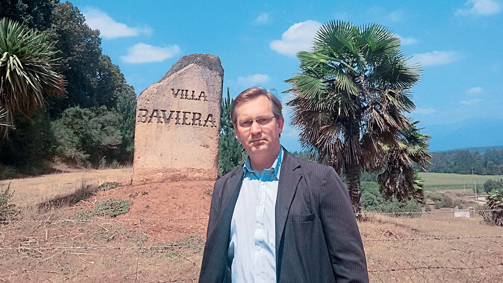 Winfried Hempel salió de la colonia cuando fue desmantelada. Tenía 20 años y apenas conocía a sus padres, pese a que también vivían allí. Ahora es el abogado que lucha por lograr la reparación de las víctimas.