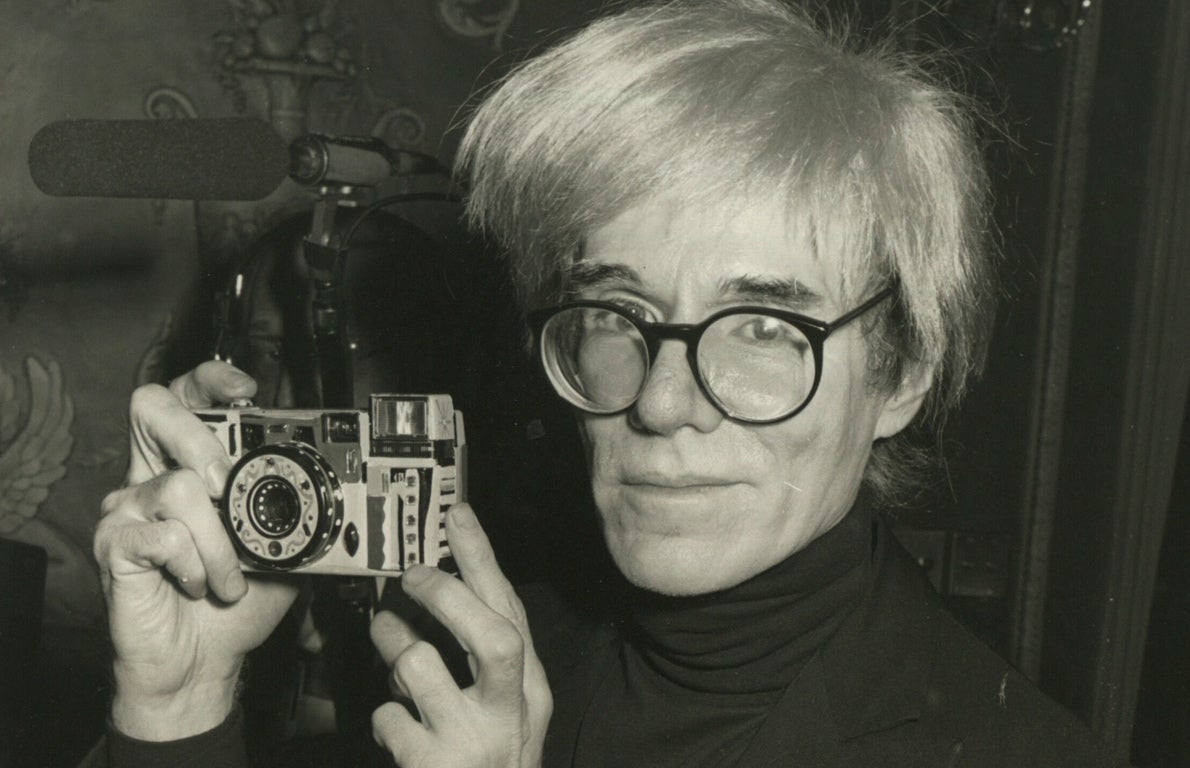 Las memorias fotográficas de Andy Warhol: «Nadie miente más que los famosos»