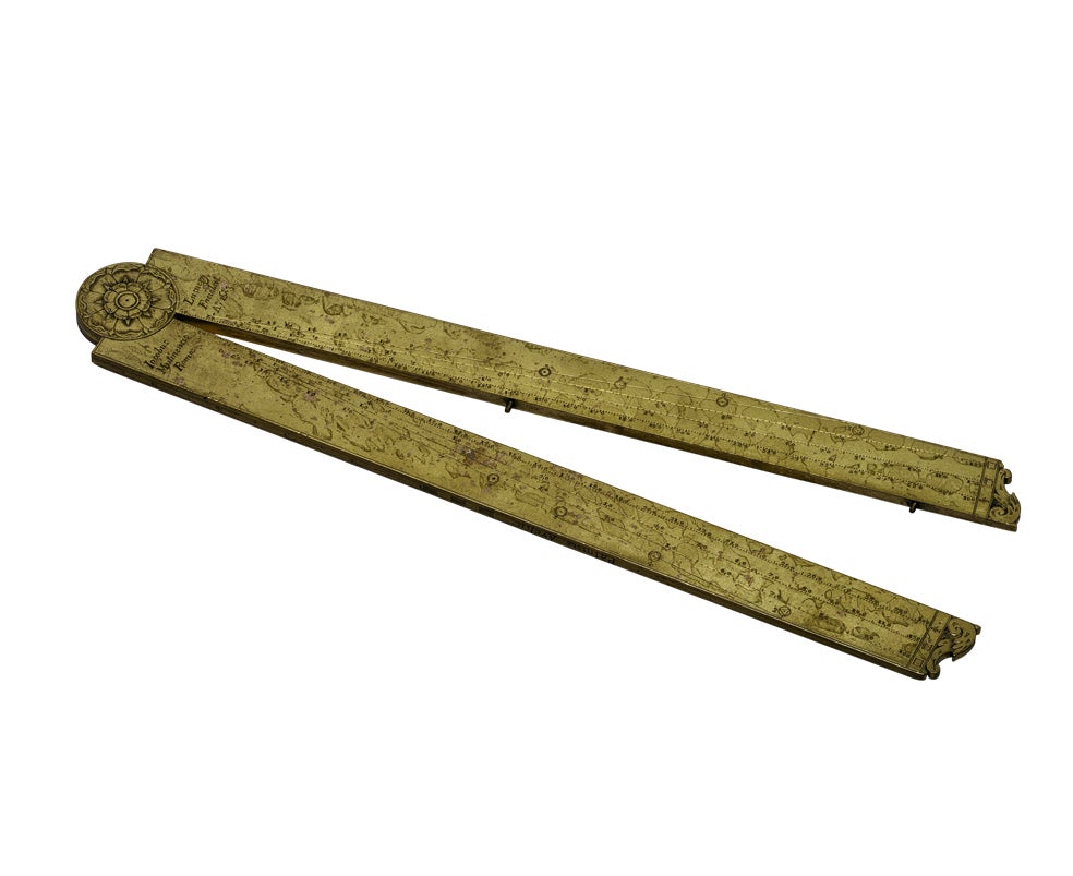 Galileo diseñó a su vez instrumentos para cálculos geométricos de navegantes, astrónomos y artilleros que después fueron fabricados por Marco Antonio Mazzoleni como, por ejemplo, el sector (compás).