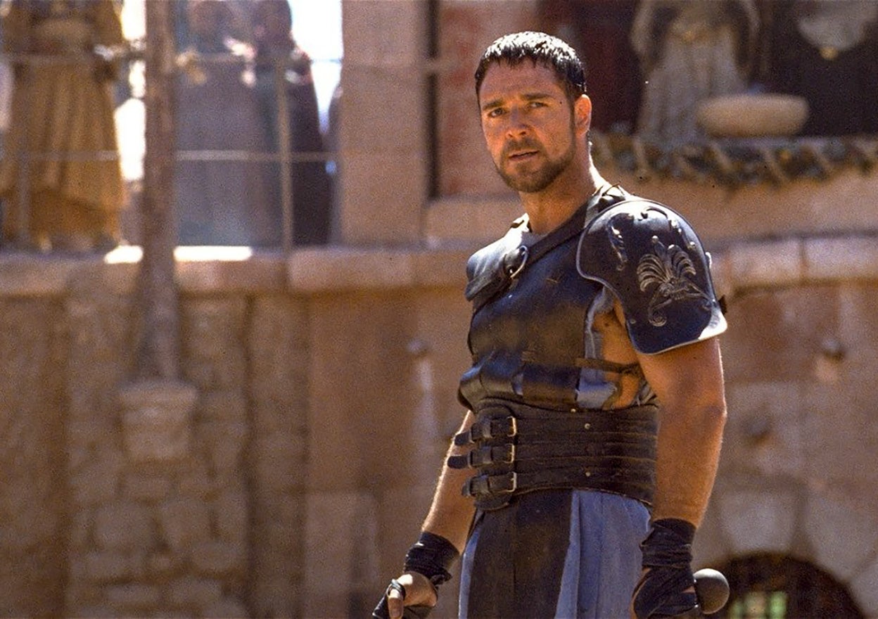 El personaje histórico que inspiró el de Máximo Décimo Meridio, interpretado por Russell Crowe en Gladiador, fue Marcus Nonius Macrinus. Era senador y general de las legiones en Roma siendo emperador Marco Aurelio. Pero no hay ninguna evidencia de que fuese gladiador ni muriera en manos del emperador Cómodo.