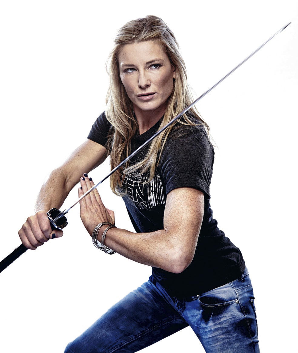 «Yo hago las mismas acrobacias que los chicos, pero con traje de noche y 'stilettos' de 15 centímetros».