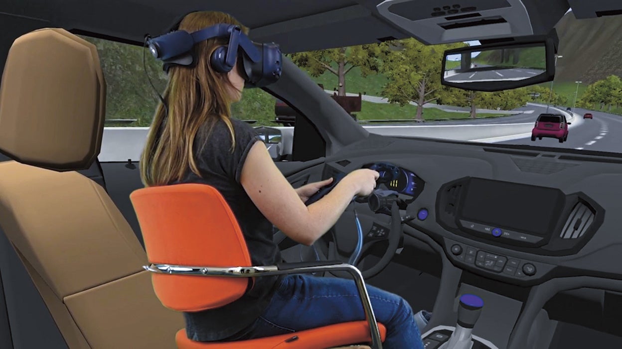 La tecnología permite al paciente trasladarse a entornos virtuales que reproducen las situaciones que les provocan desequilibrio y mareo.