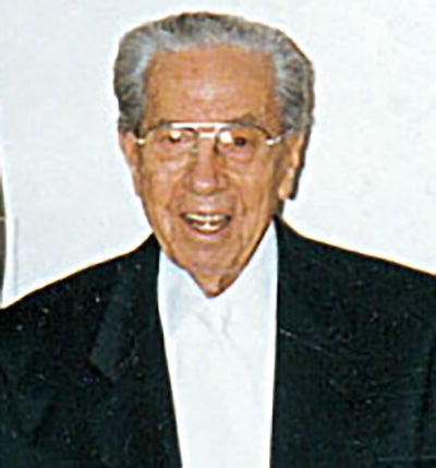 Imagen - Rulon Jeffs: Fue el líder de la Iglesia Fundamentalista de Jesucristo de los Santos de los Últimos Días desde 1986 hasta su muerte, en 2002. Esta secta es una derivación de la fundada por Smith. Bajo la dirección de Rulon se intensificó la poligamia, y cientos de hombres jóvenes fueron expulsados de la secta para que, los mayores que quedasen, pudiesen repartirse a las chicas... por decenas. Rulon se casó con 75 mujeres, muchas niñas.