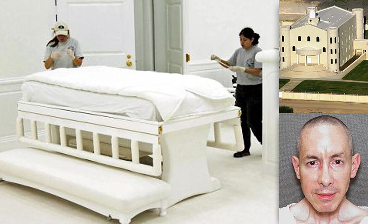 Las imágenes de la cámara secreta dentro del templo donde estaban las grabaciones de las violaciones y la cama en la que el líder practicaba el 'ritual' sexual con sus esposas, como se mostró en el juicio. Abajo, Warren Jeffs en la cárcel, donde ha llevado a cabo varias huelgas de hambre y presuntos intentos de suicidio. Se cree que sigue dirigiendo la vida de sus seguidores más fieles.