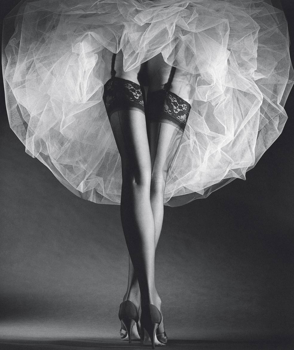 Round the clock es una de sus obras emblemáticas. La realizó al final de su carrera, en 1987. Dos años después tuvo que dejar de fotografiar porque le fallaba la vista. La casa de subastas Christie's estima que su valor actual supera los 97.000 dólares.